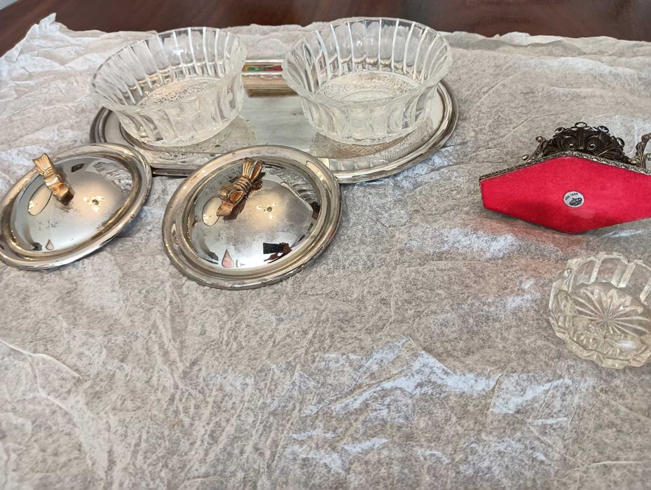 Peças vintage em Casquinha/Prata, vidro/Cristal e Porcelana/cerâmica