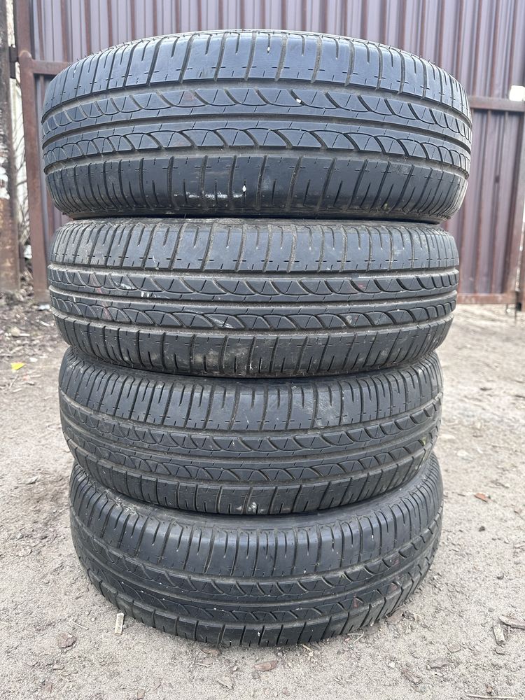 Комплект шин 165/65 R15,чудовий стан, з Європи,без дефектів