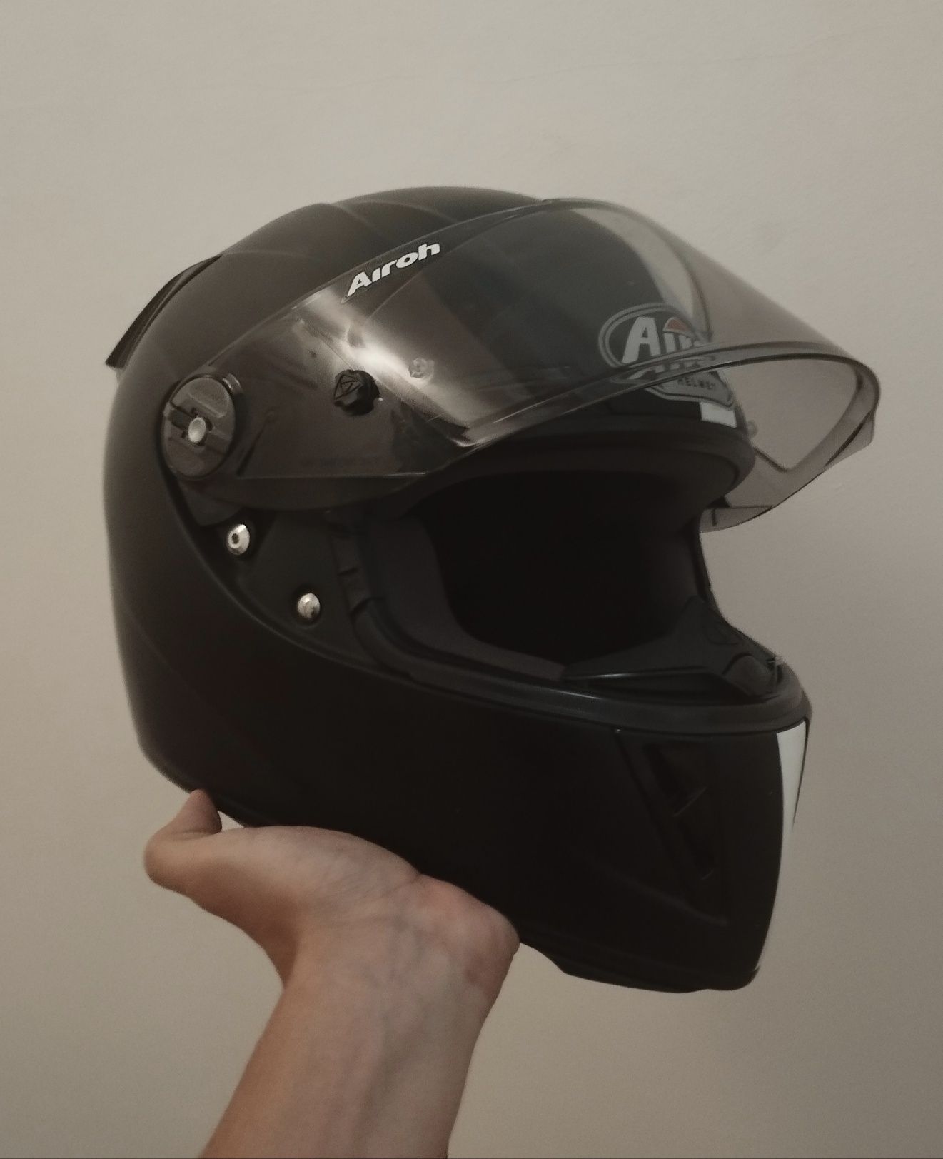 Capacete integral de mota M, Airoh de carbono