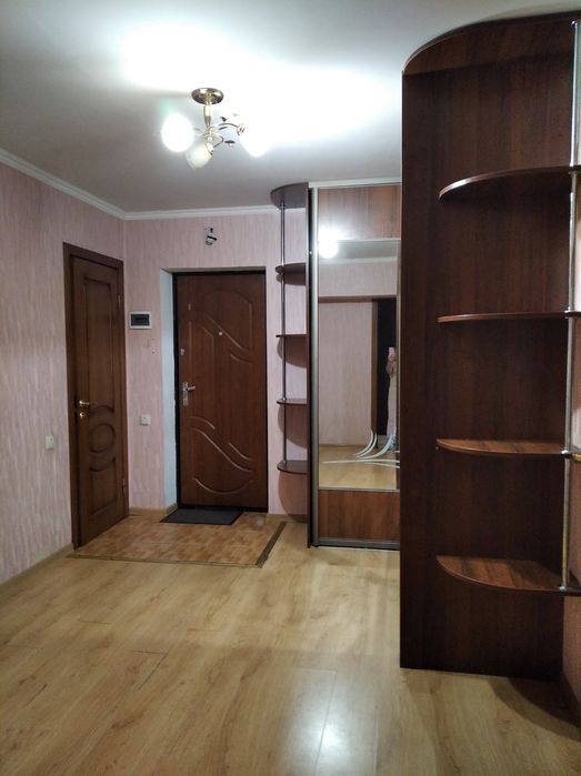 ПРОСТОРА ЕЛІТНА двокімнатна  квартира, документи