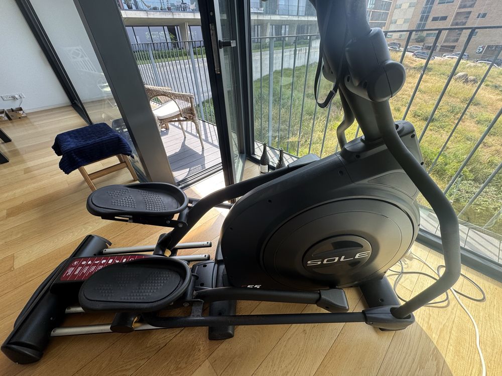 Bicicleta elíptica fixa usada- Sole E55 (valor negociável)
