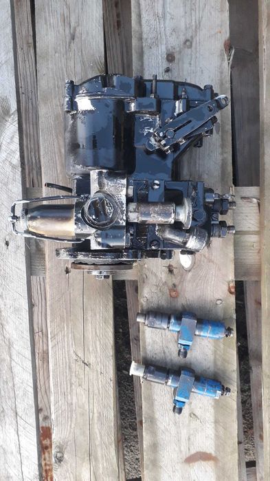 pompa wtryskowa wtryskiwacze URSUS C330 C328 C325 wladimirec T25