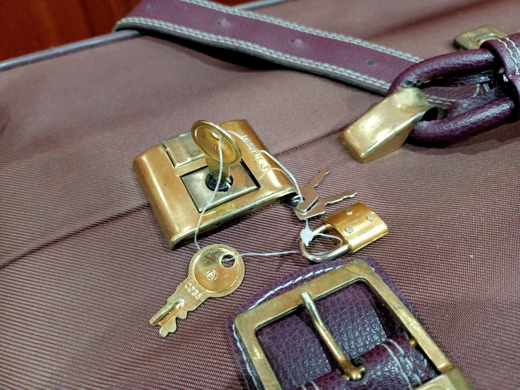 Mala malas de porão até 23 kg viagem casa quarto apartamento vivenda.