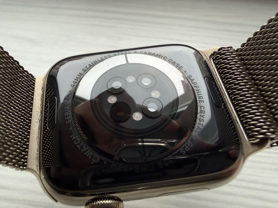 Apple Watch Series 6 Stainless Steel Gold 44mm (GPS+Cellular)