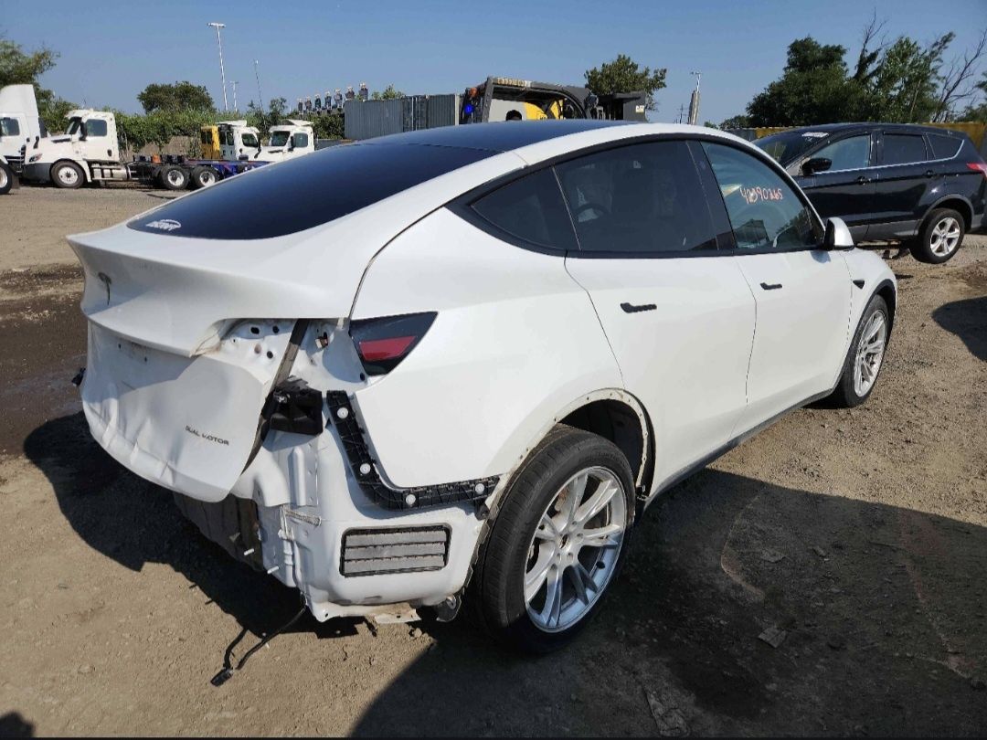 Tesla Model Y dual motor
