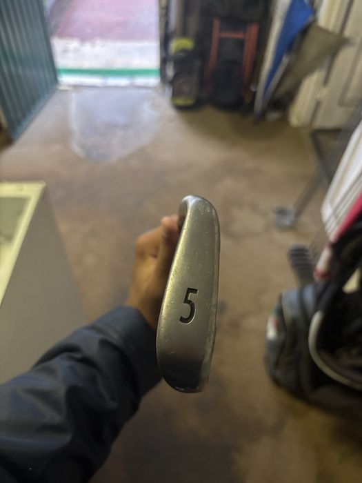 Tacos de golfe Titleist AP1