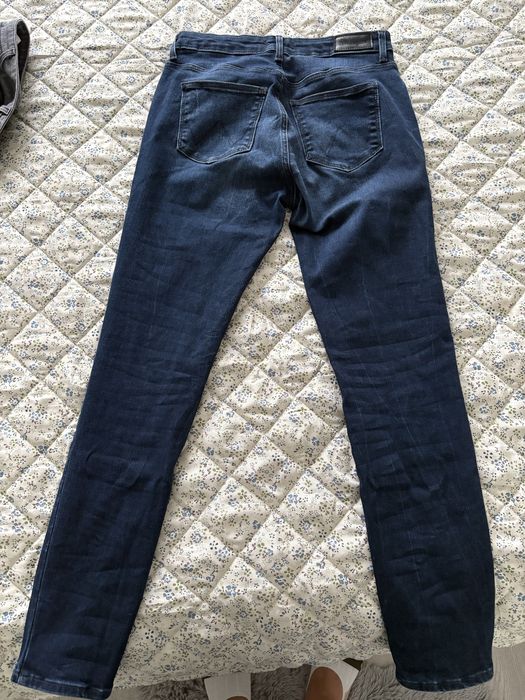 Spodnie jeans damskie