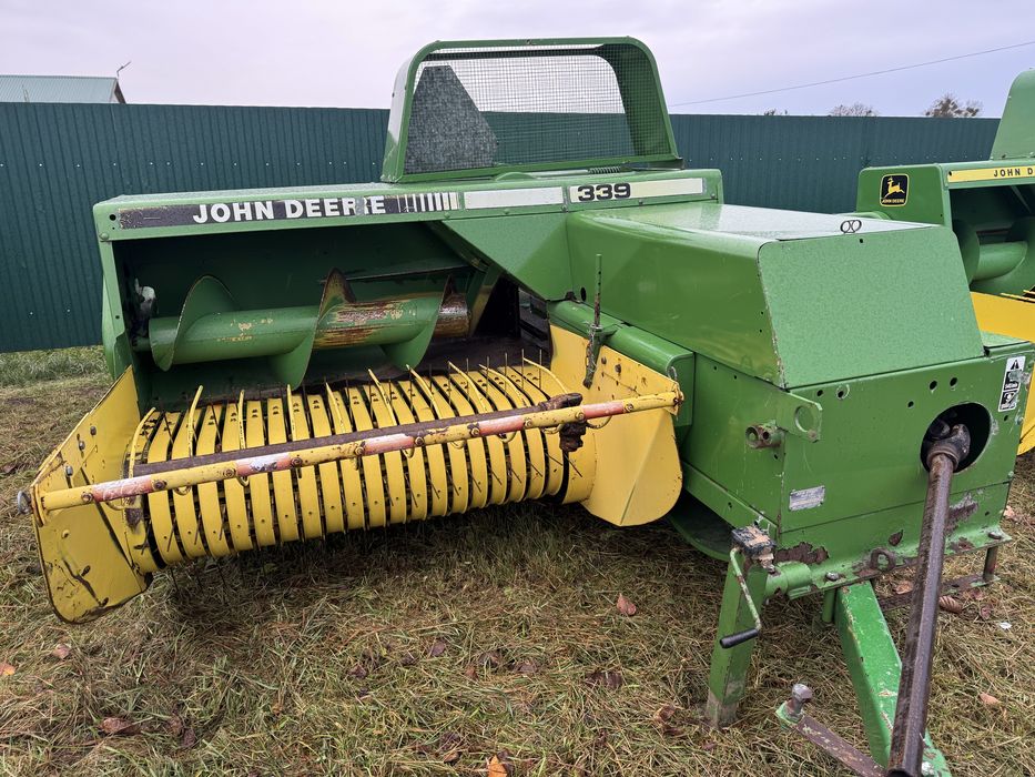 Тюковий Прес Підбирач Пресс подборщик JOHN DEERE 339 (як 330,332,336)