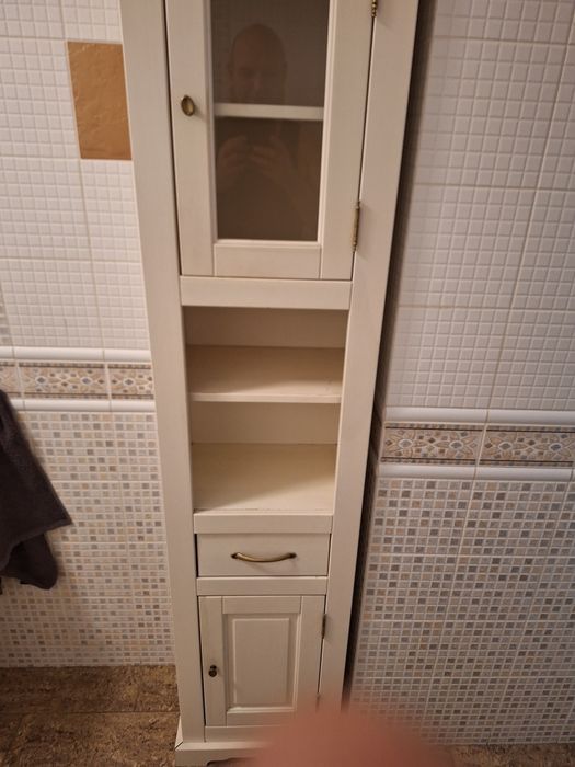 Meble łazienkowe białe