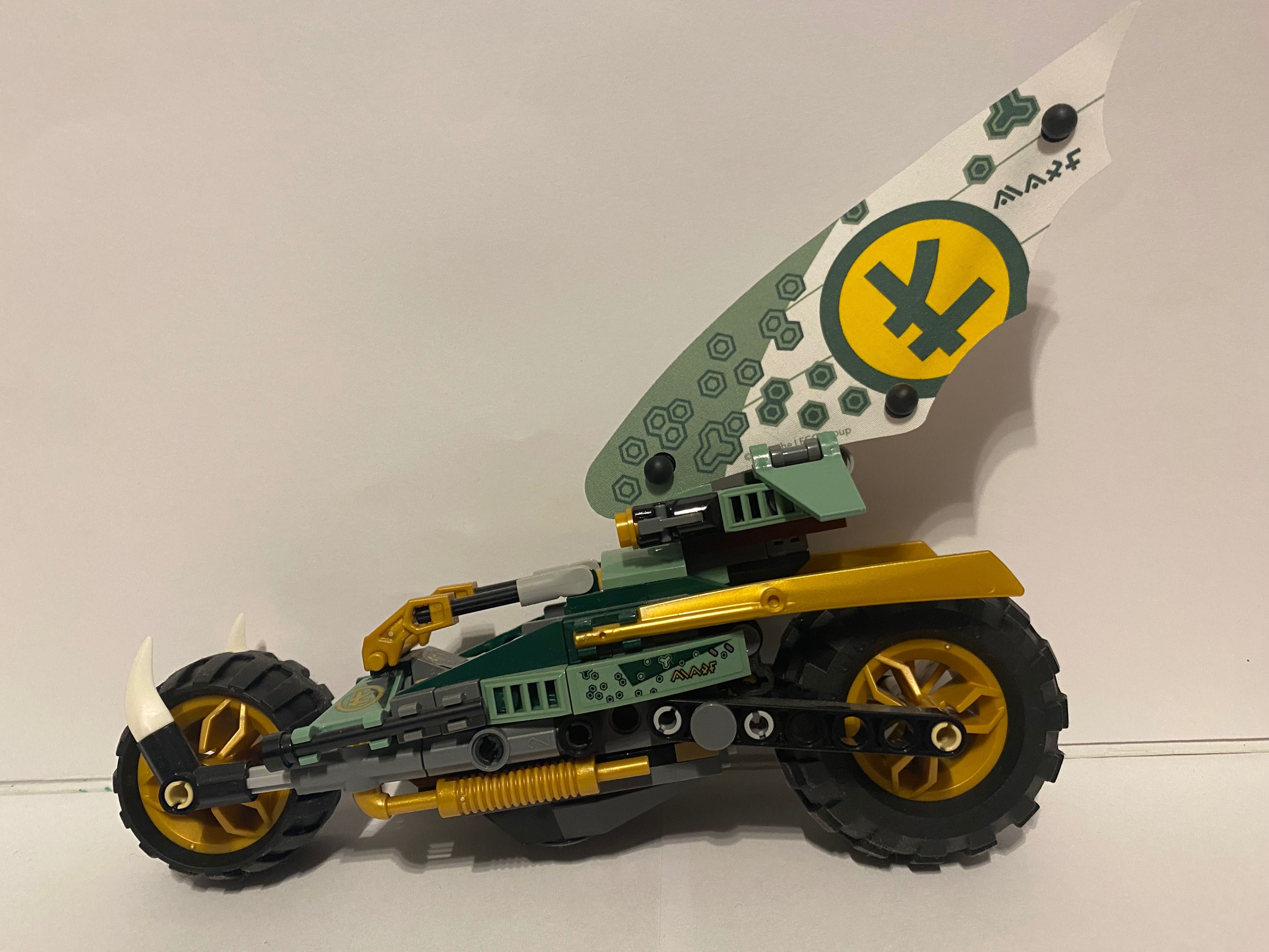 Lego Ninjago Dżunglowy Chopper Lloyda stan bdb kompletny