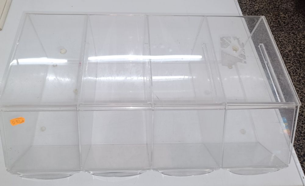 Caixas acrilico com 4 gavetas para gomas