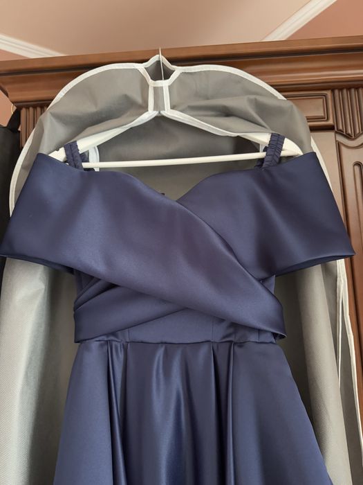 Випускна сукня в ідеальному стані