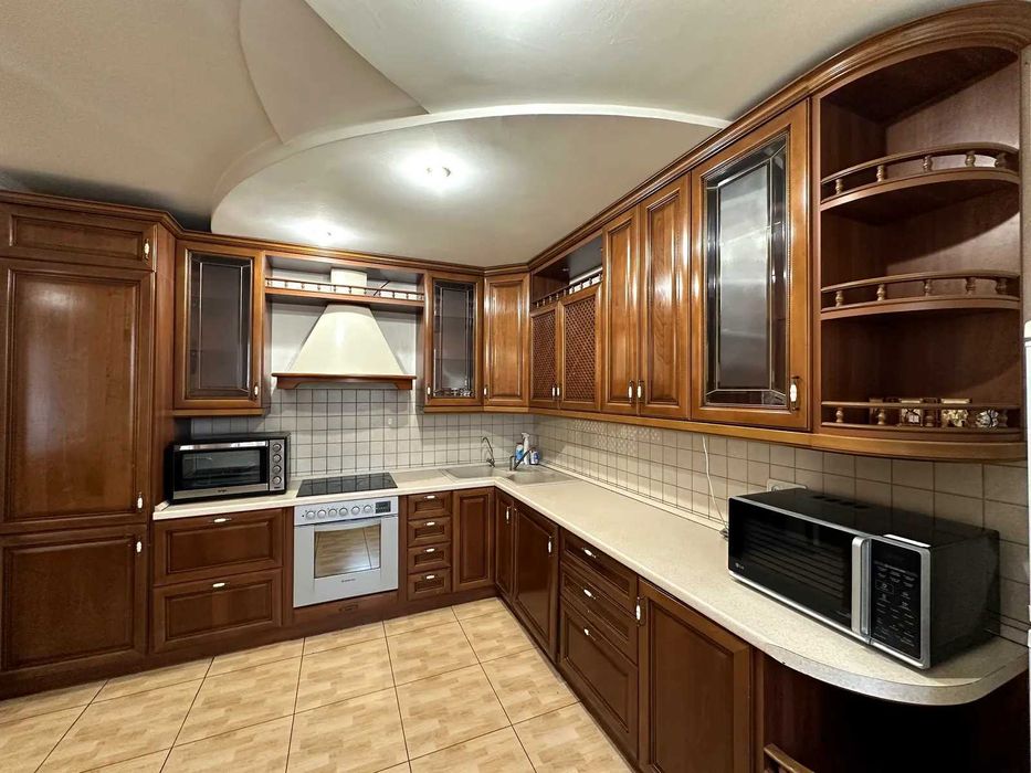 Продаж 3 кім Ахматової 43 Безнал метро Осокорки  Дніпровська наб