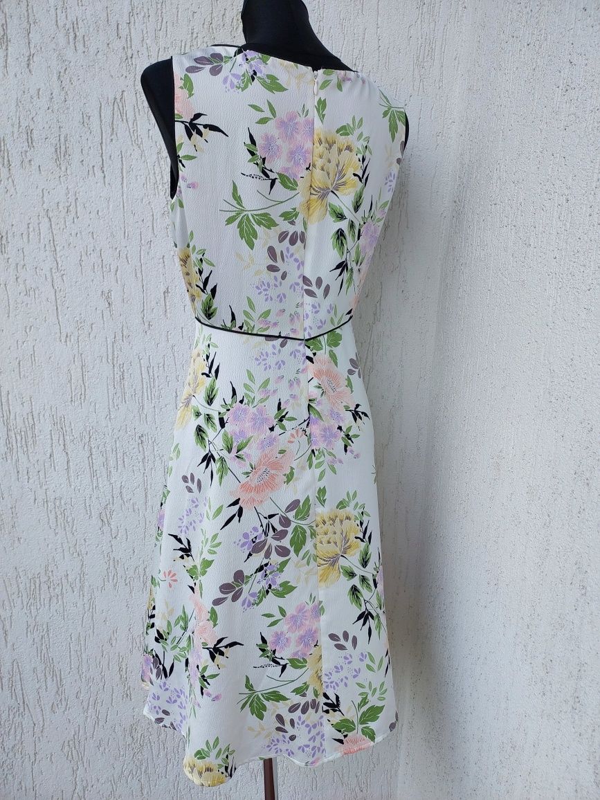 Letnia sukienka w roz M/L.