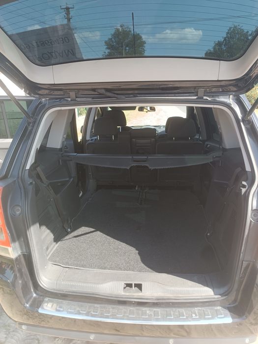 OPEL zafira b 2011r