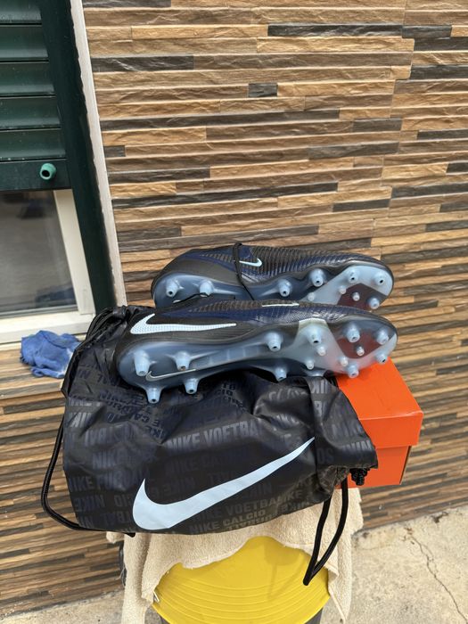 Chuteira Nike Phantom Low 6 Elite AG-PRO