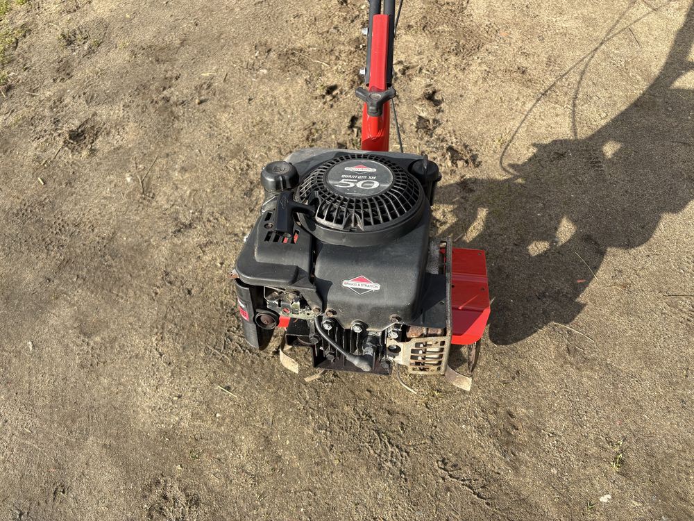 Glebogryzarka z reversem silnik B&S 5hp.