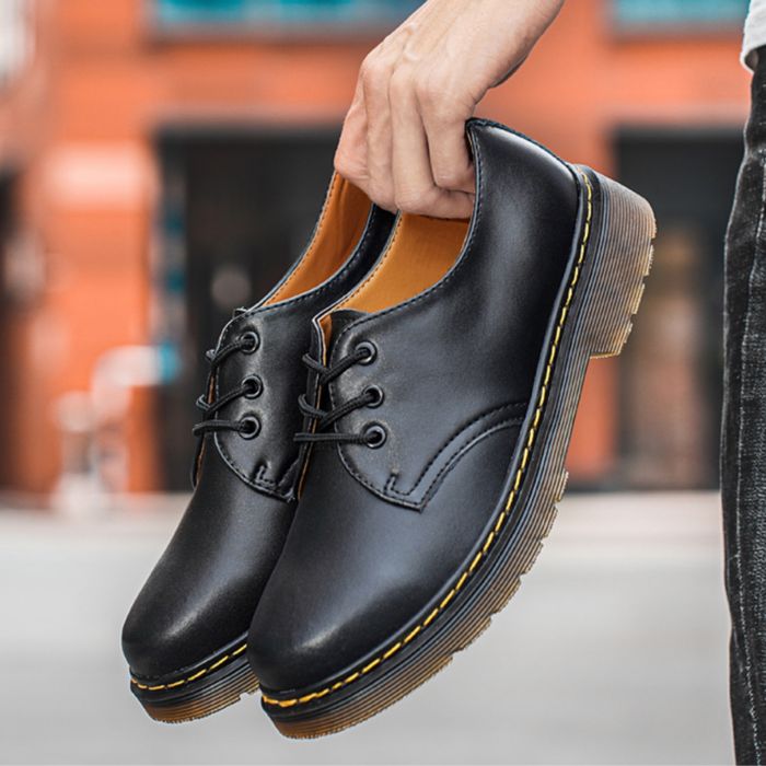 Półbuty glany klasyczne eleganckie unisex czarne Dr Martin