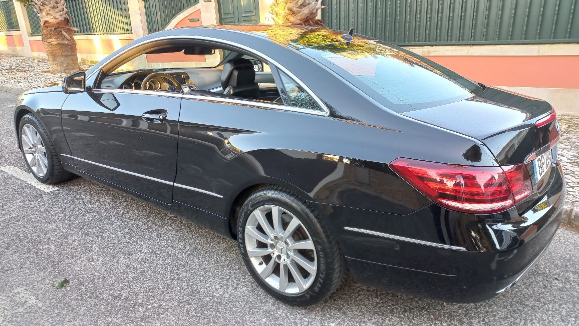Mercedes-Benz E 200 CGI Turbo Blue Efficiency Caixa Manual