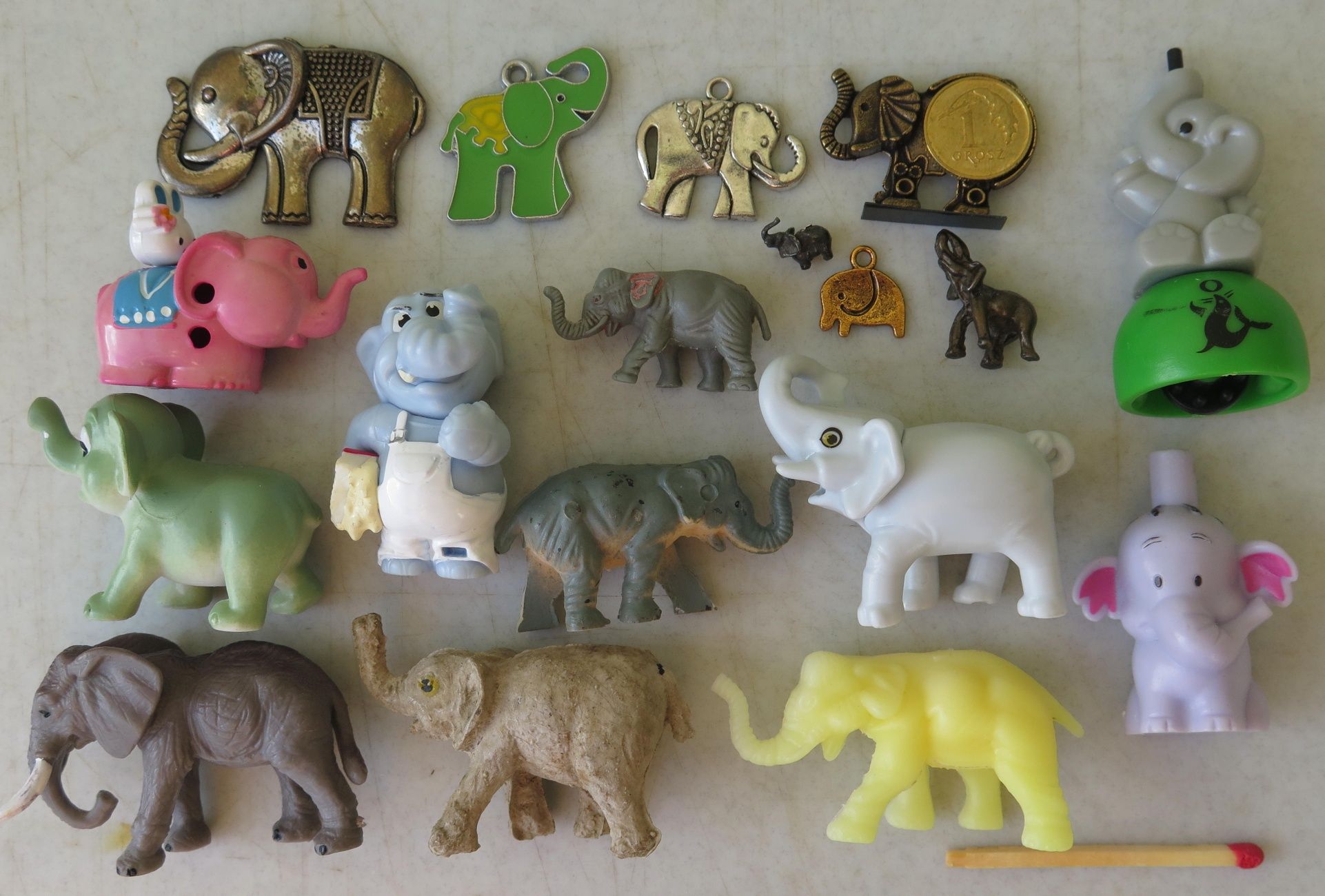 Mała kolekcja słoni