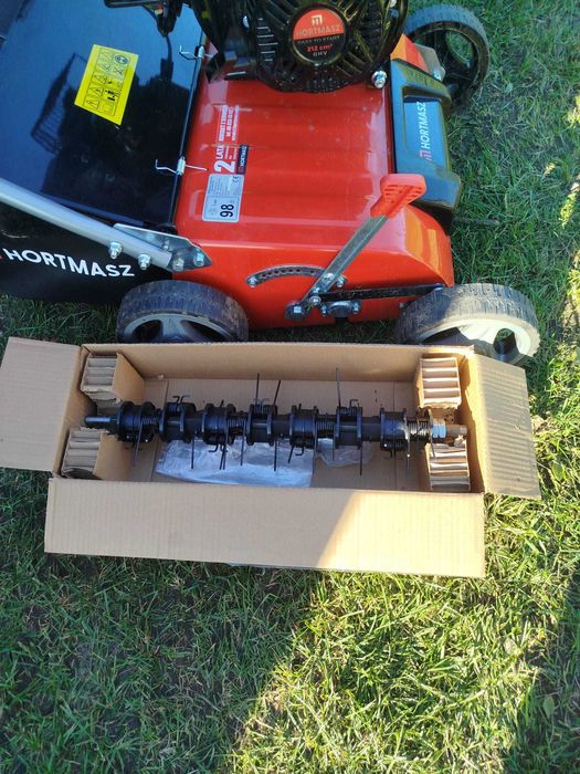 Wertykulator spalinowy