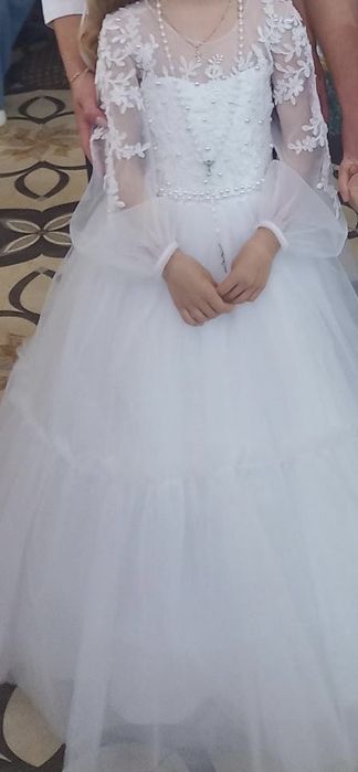 Біле плаття для дівчинки на будь яке свято