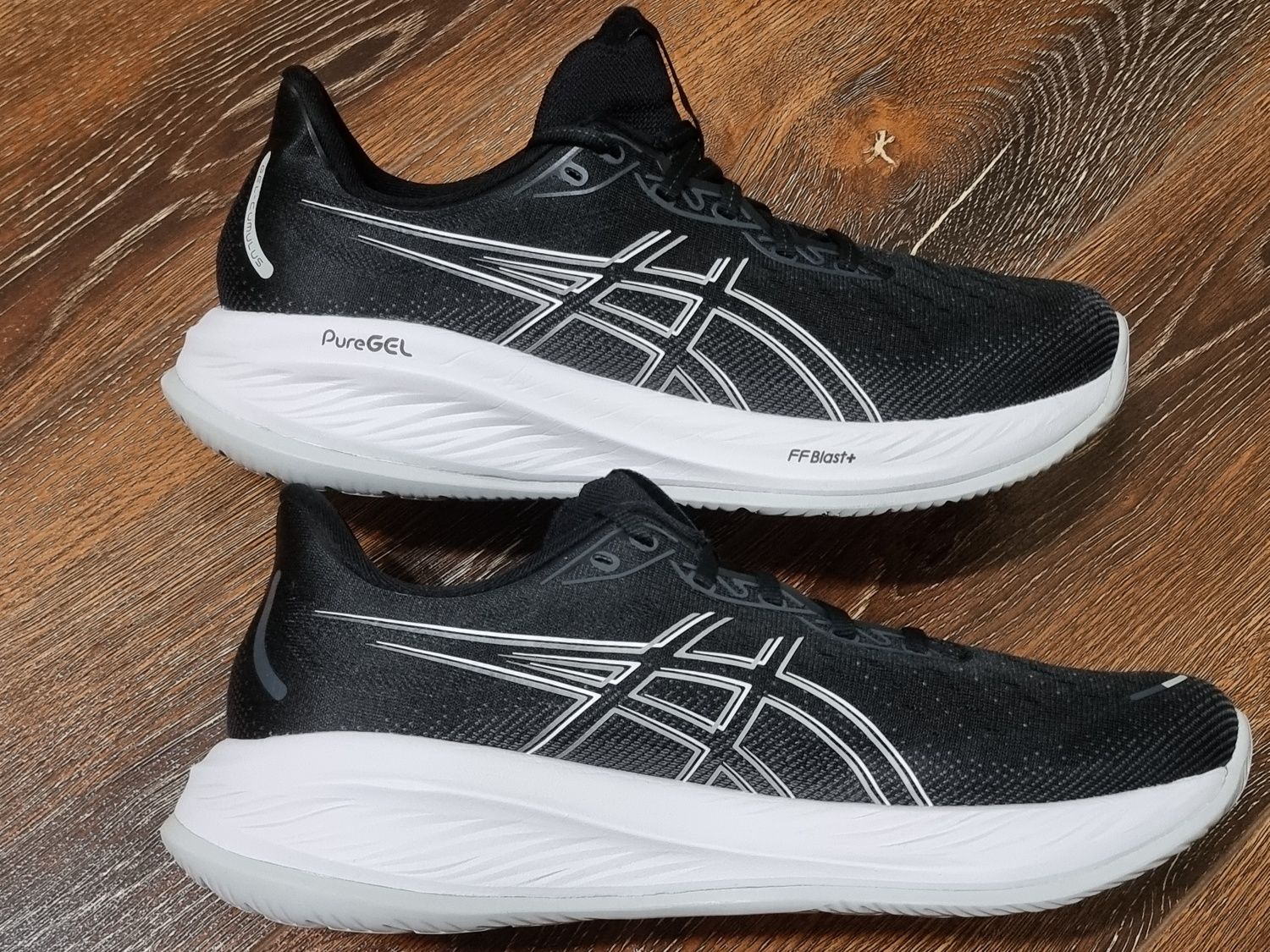 Оригінал 100% кросівки чоловічі asics comulus 26 EUR 45