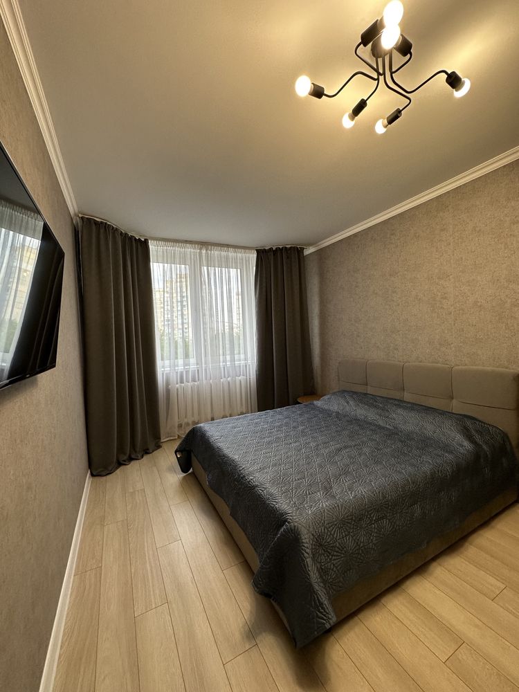 Продаж квартири Григоренка,20 Позняки Осокорки 3 окремі кімн, 3 поверх