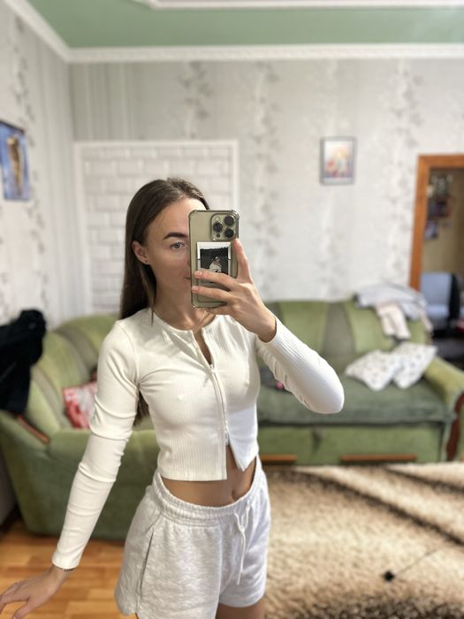 Кофта ,блуза на замку