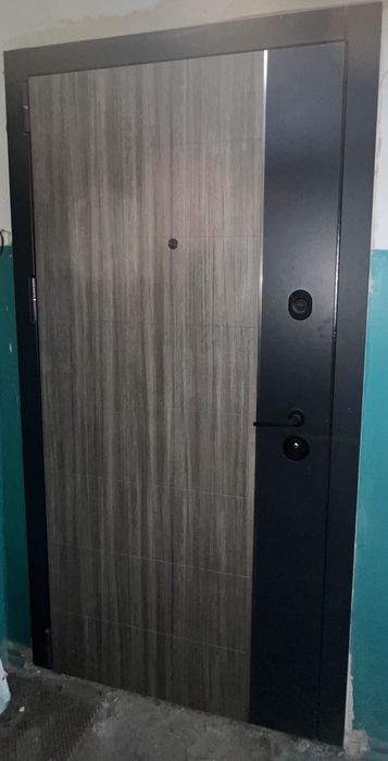 Вхідні двері у відмінному стані