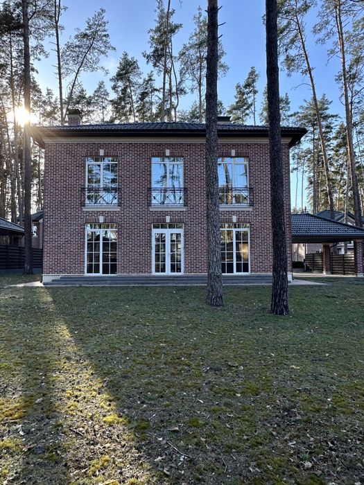 Купити будинок у лісовій Бучі у котеджному містечку