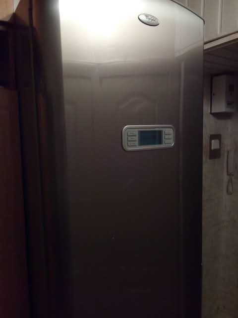 Холодильник Whirlpool