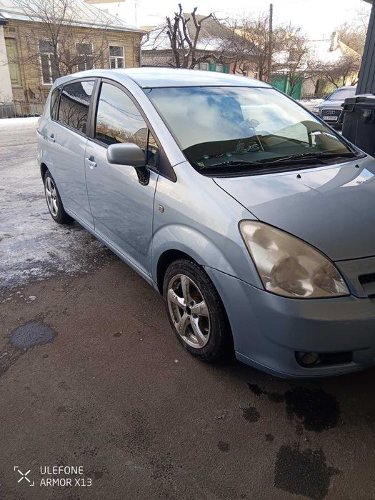 Продам Toyota Corolla Verso 2004