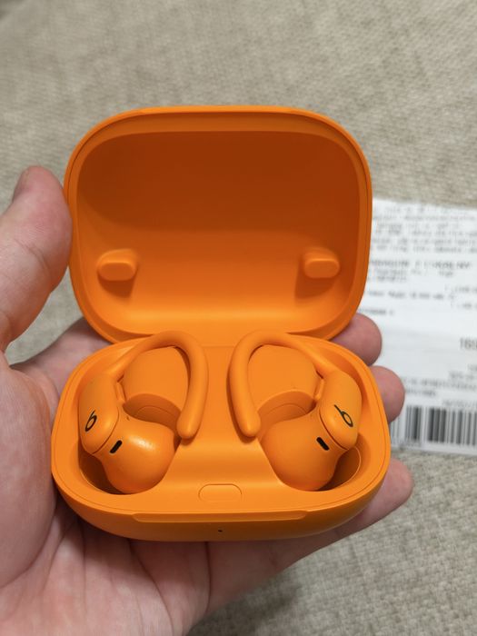 Powerbeats Pro 2 – kolor pomarańczowy – stan idealny
