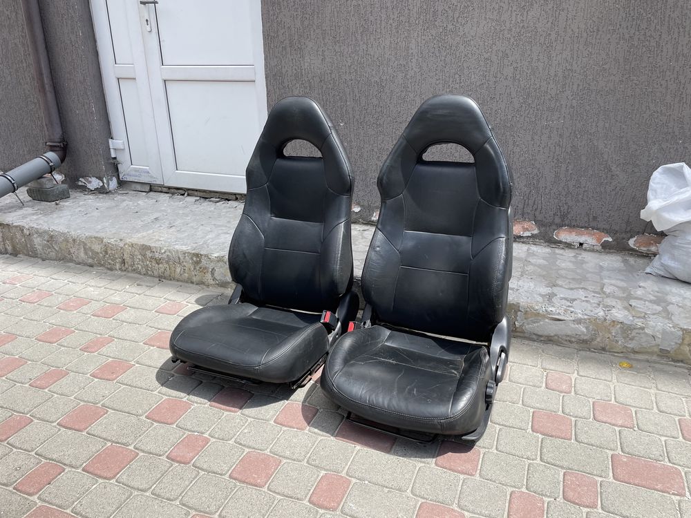 Передні сидіння trafic vivaro sprinter сиденья с подлокотником т4 vito