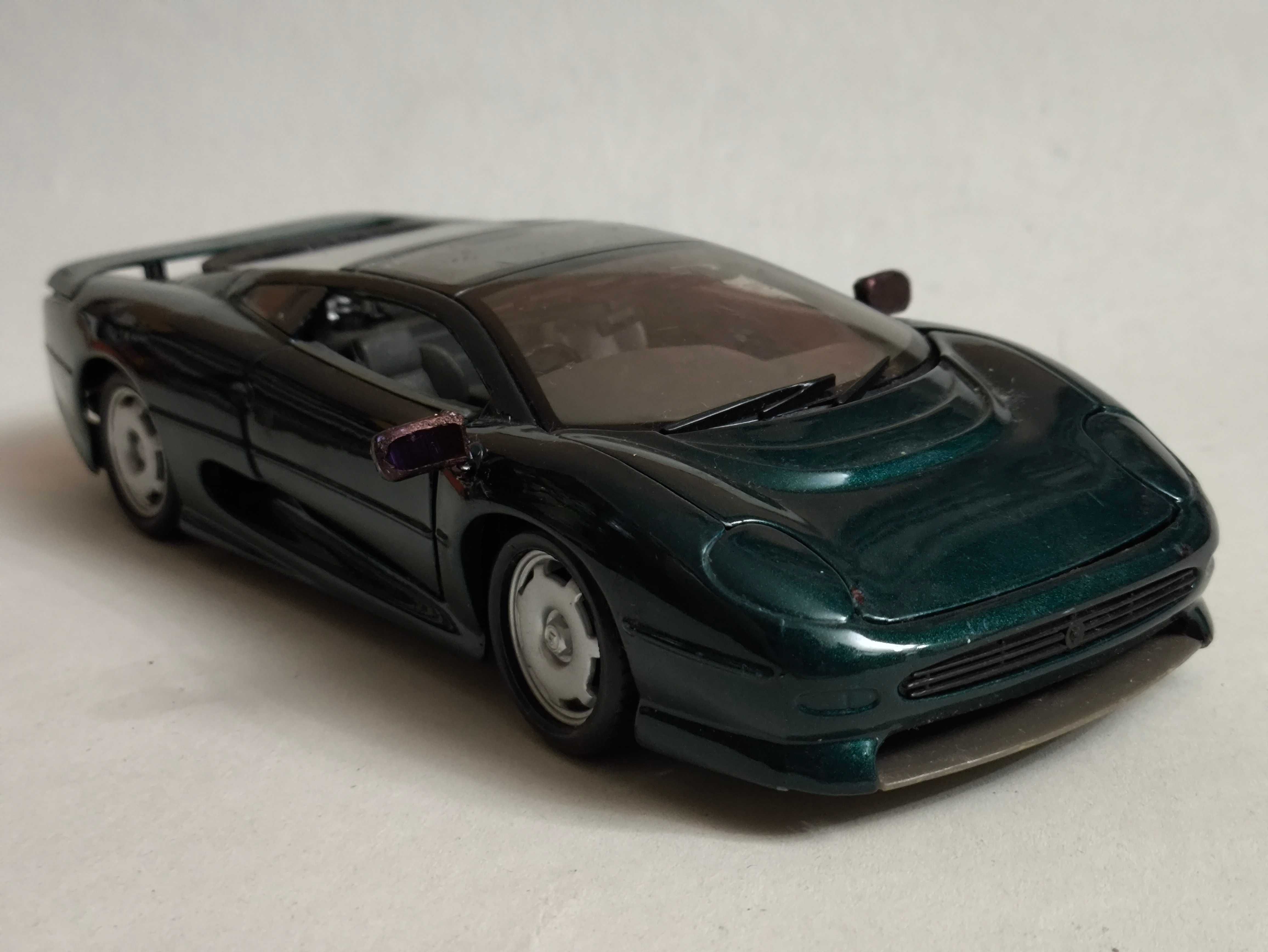 Автомодель Jaguar XJ220 Maisto 1/24