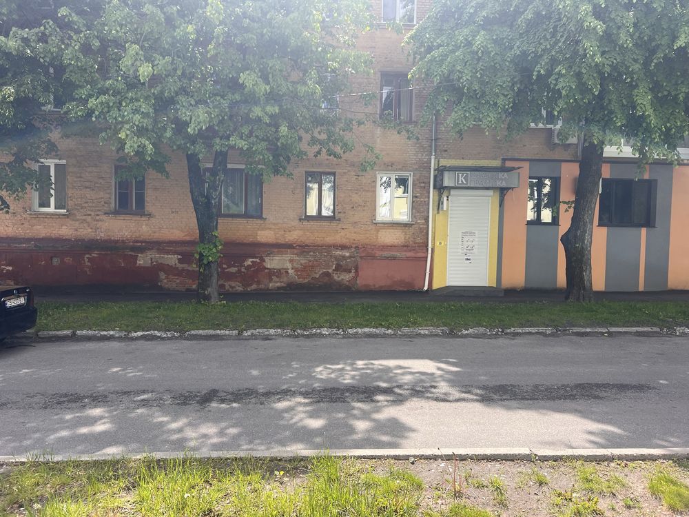 Продам фасадне приміщення в центрі міста під комерцію ву Коцюбинського