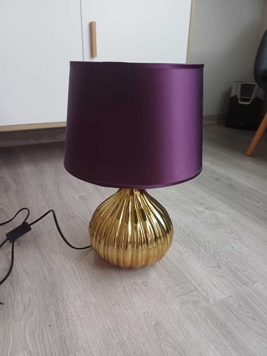 Lampki nocne na stolik
