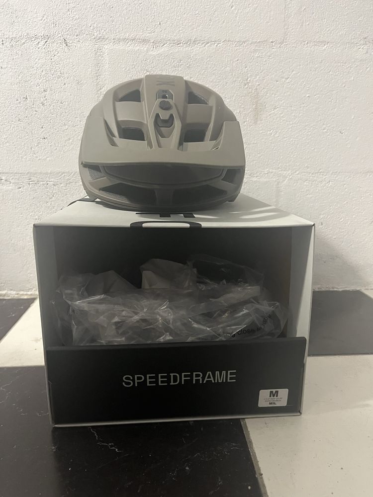 Capacete Fox sistema mips NOVO