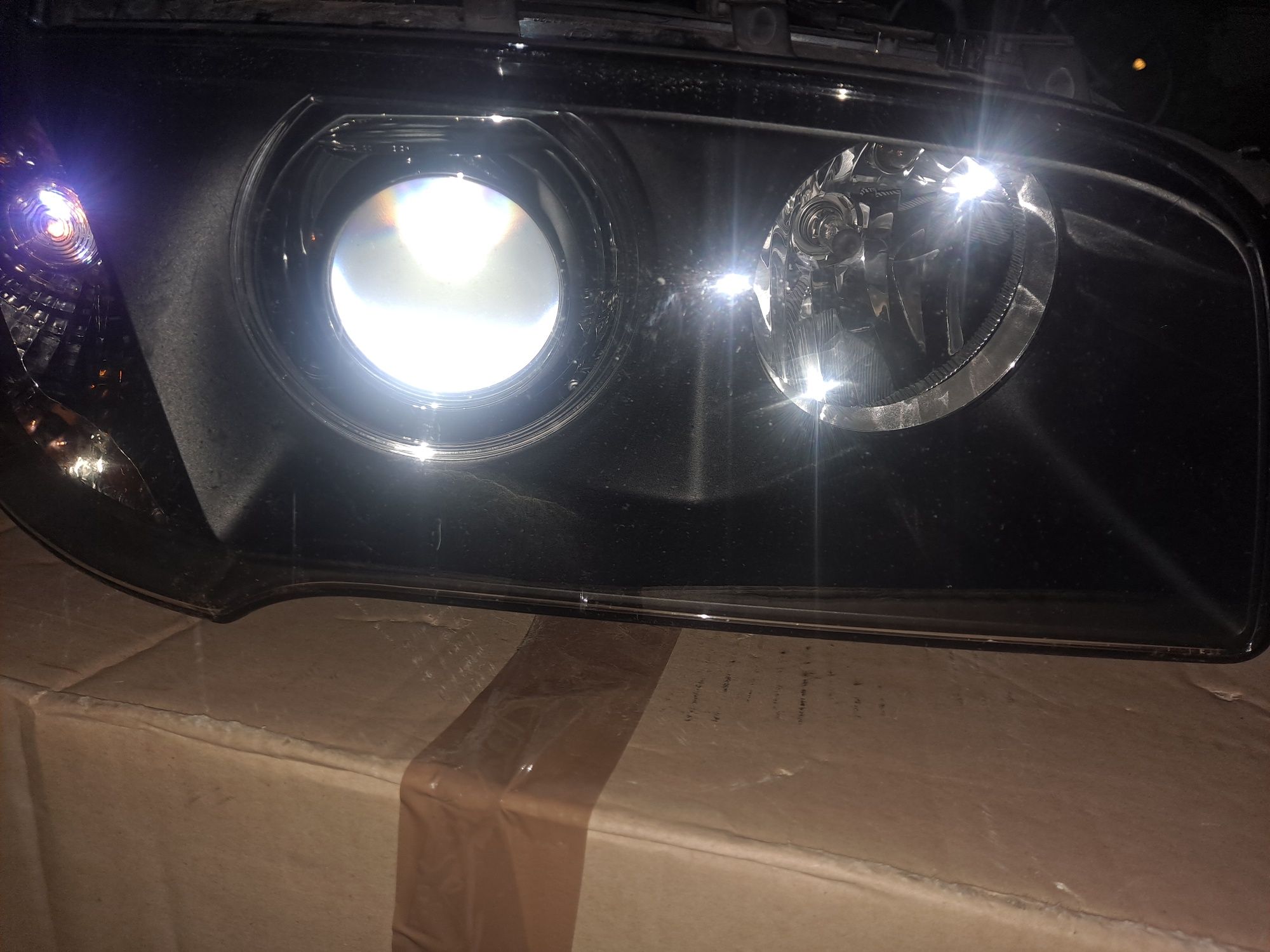 Lampa przednia prawa  xenon nie skrętny BMW x3