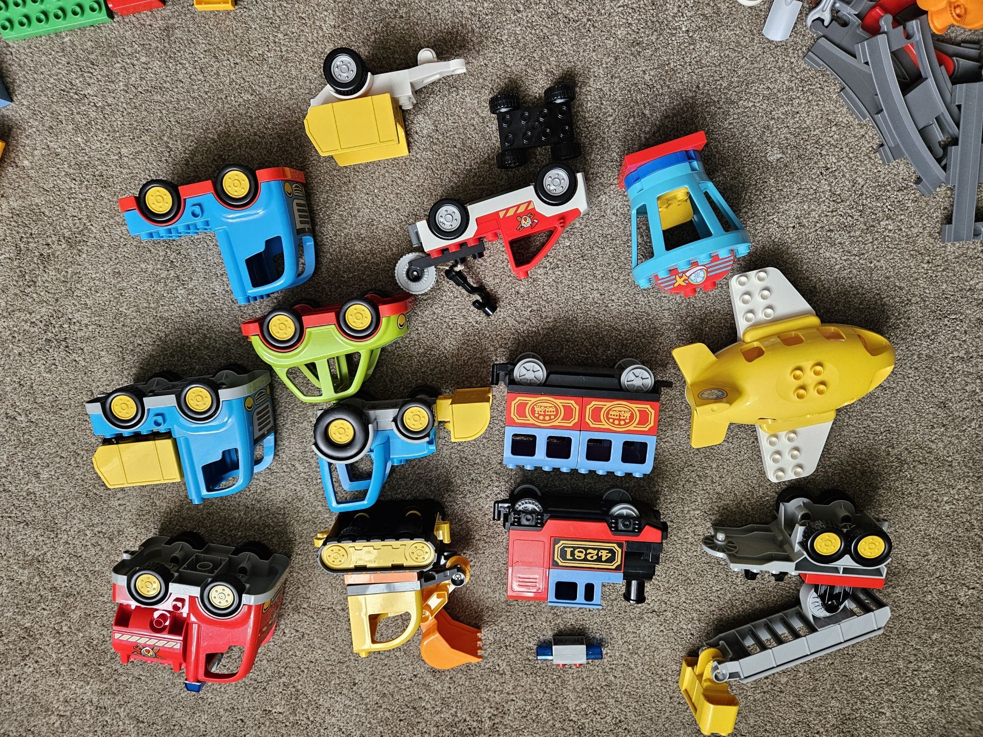 Klocki Lego Duplo Kolejka Pojazdy Samolot Ludziki