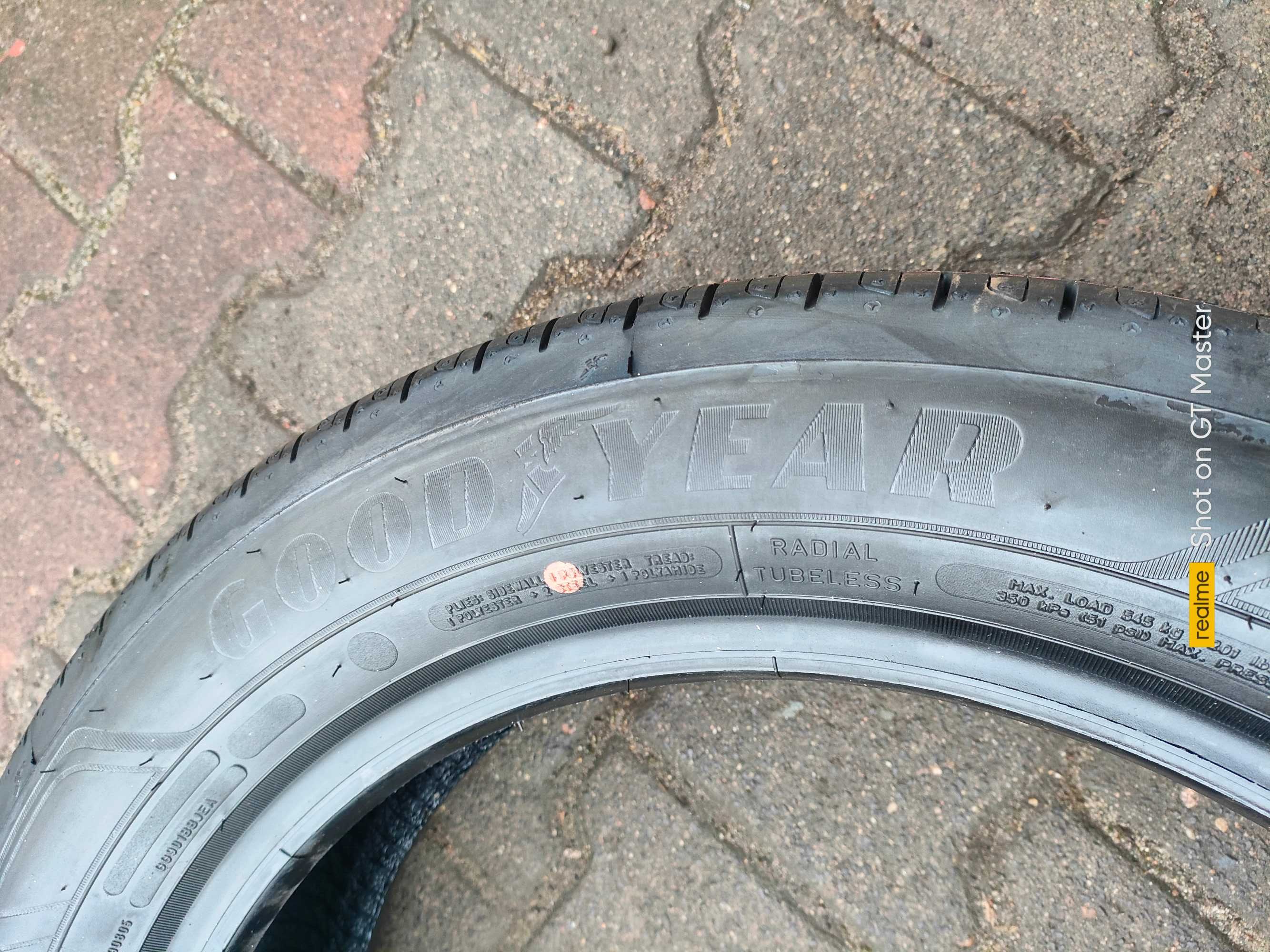 Goodyear Efficientgrip Performance 2 175/65/17 kpl