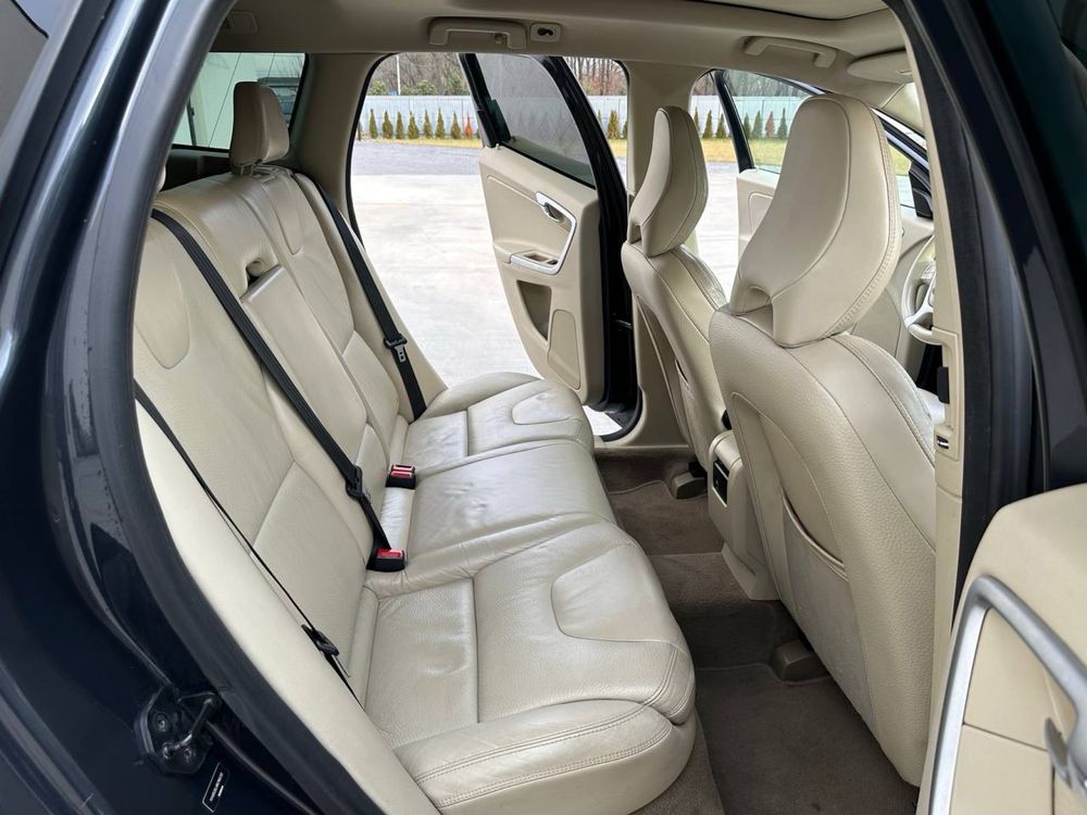 Продам Volvo xc60  2011