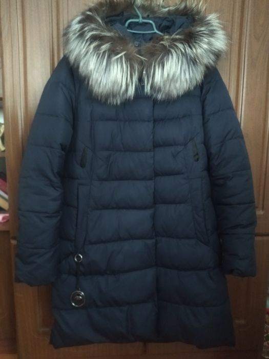 Жіночий зимовий плащ