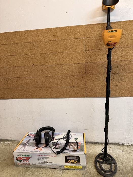 Wykrywacz metali garrett ace 250 + sluchawki MS-2