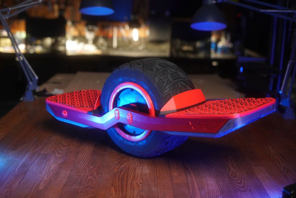 ONEWHEEL VESC – Czerwony Baron, Bestia w miasto i w teren.