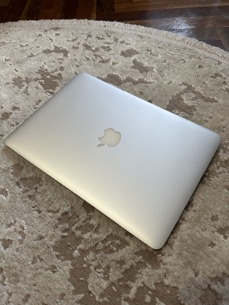MacBook Air 13 2015 i5 4GB 128 GB