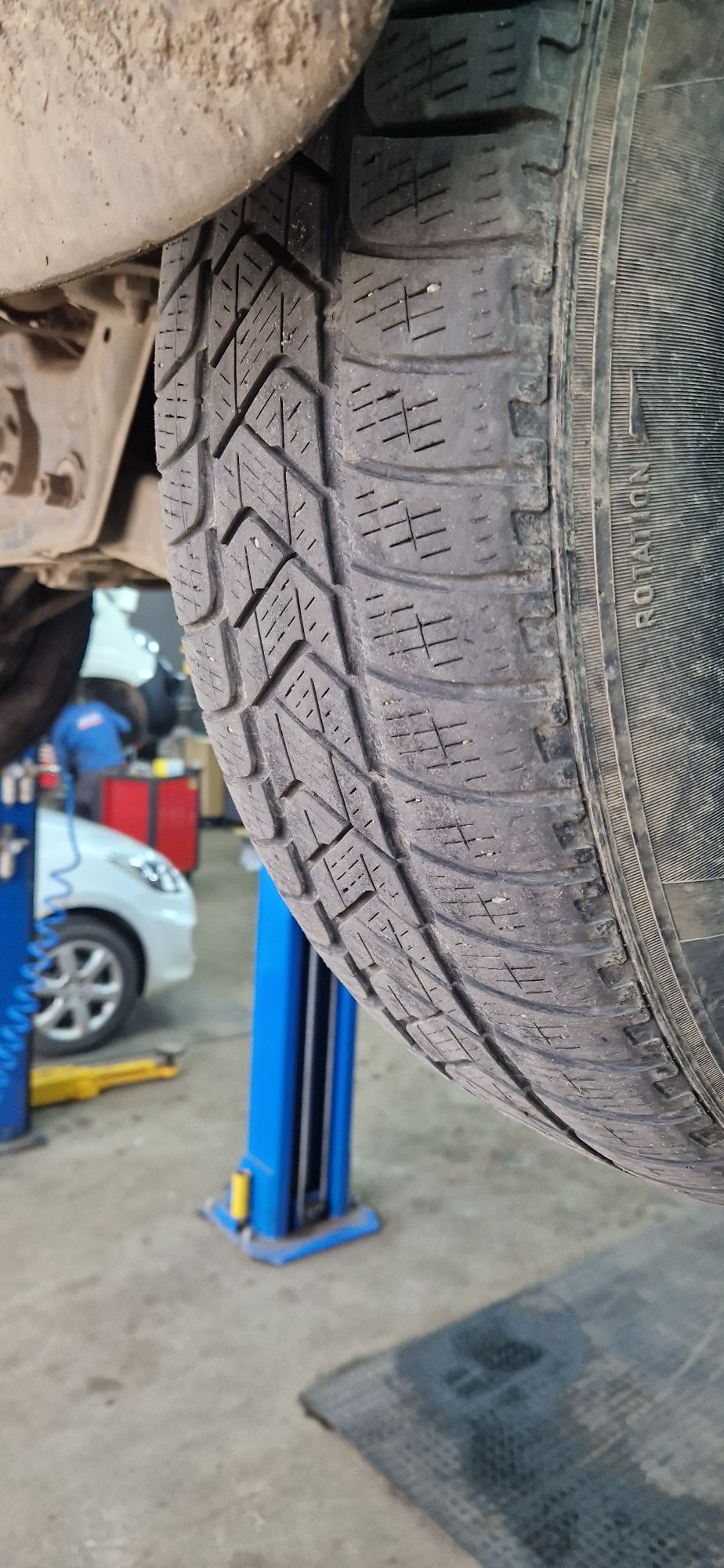 Резина зимова Pirelli Scorpion 215/65/R17  3-3.5мм 4шт. 450шт