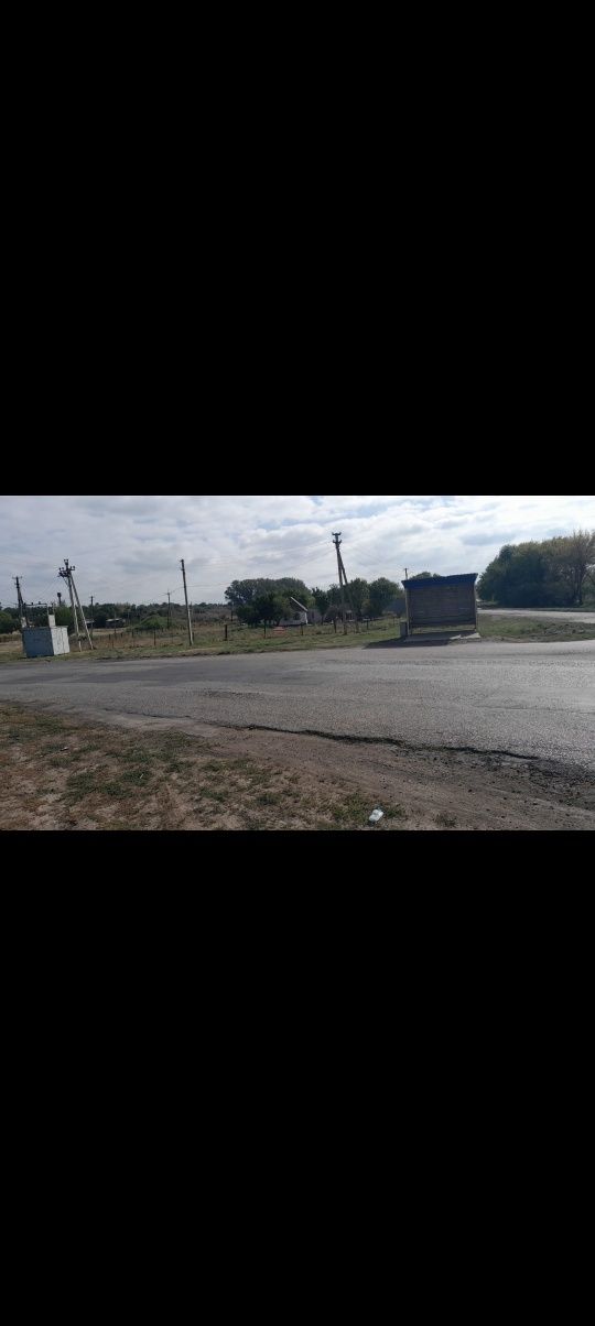 Продам дом в Тритузном по центральной улице.
