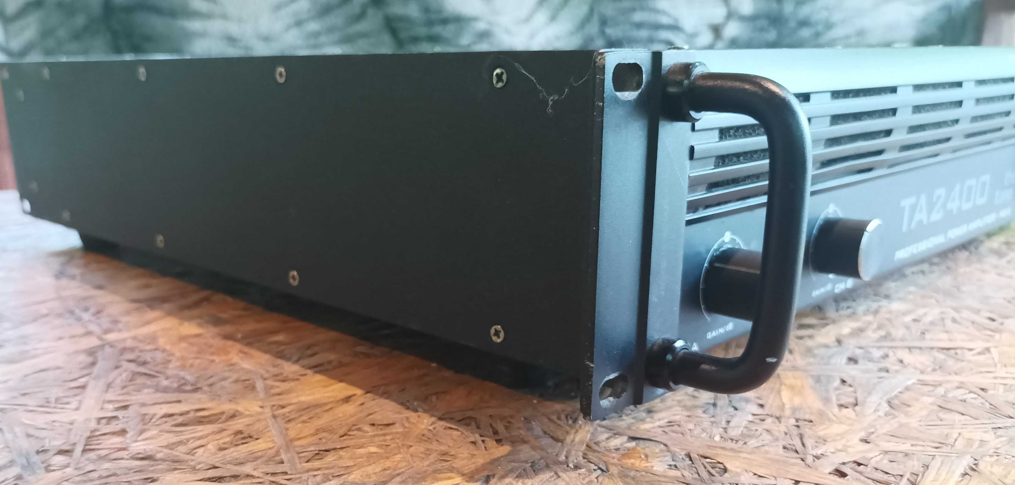 Wzmacniacz estradowy The T.amp TA2400